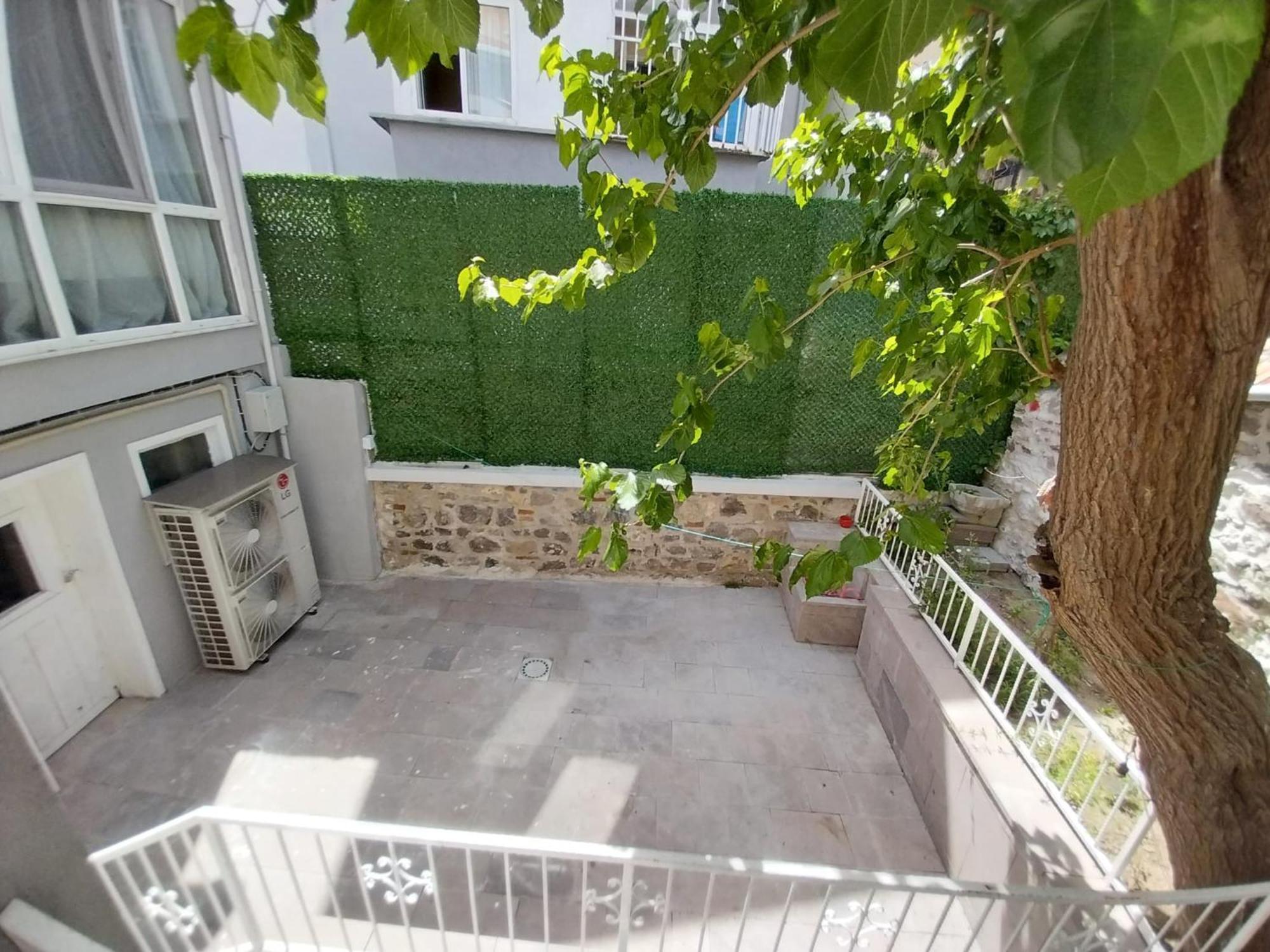 Beautiful Stone In Cool District *